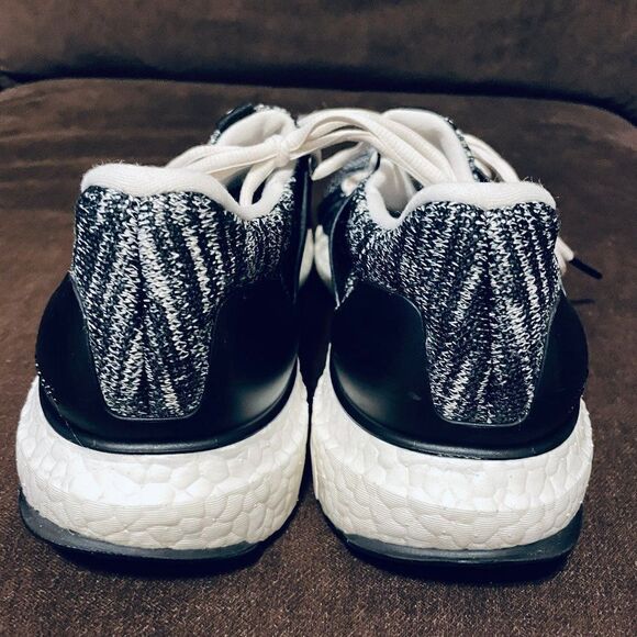 ADIDAS Stella McCartney X Womens OREO UltraBoost Parley 8.5 US 40 2/… - Picture 4 of 9
